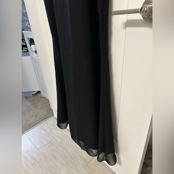 JJ’s House 100% Polyester Evening Gown - Picture 3 of 11